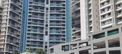 One falls to death as fire breaks out in 61-storey Mumbai building