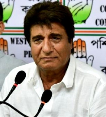 Raj Babbar praises Jan Dhan Yojana at Cong rally, Manish Tewari skips ocassion