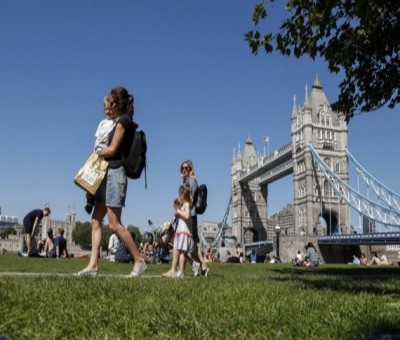 UK slips behind India to become world's 6th biggest economy