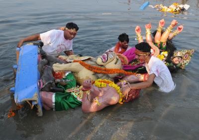 Delhi pollution panel bans POP-based idols' immersion in water bodies