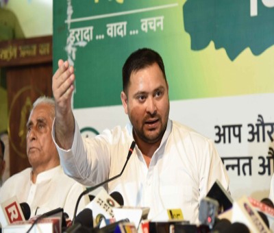 Tejashwi takes jibes at Amit Shah on his Purnea airport statement