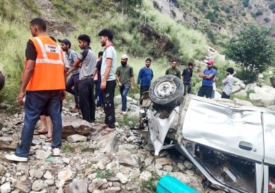 5 killed, one missing in two road accidents in J&K's Doda