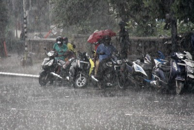 Heavy rains trigger floods in Telangana's Sircilla town