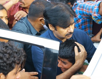 Pawan Kalyan calls up family of Hyderabad rape, murder victim