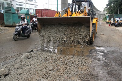 K'taka govt orders road audit to ensure pothole-free roads in B'luru