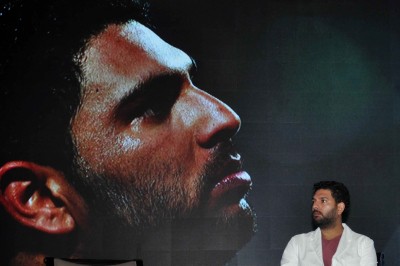 'Too funny'; Yuvraj tags Flintoff in a meme dedicated to his six sixes vs England