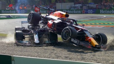 Ricciardo wins Italian GP after Verstappen, Hamilton crash out