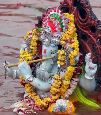 Stage set for mammoth Ganesh immersion procession in Hyderabad