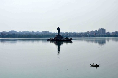 Telangana moves SC over HC curbs on Ganesh idols immersion 