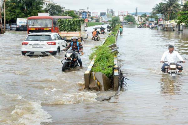 पुणे में बाढ़ जैसे हालात, 7 की मौत