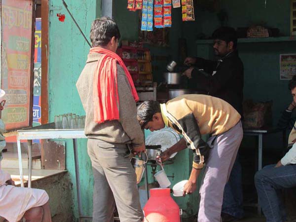 दूध, मावा, पनीर के सेम्पल लेने में खाद्य विभाग फिसड्डी  ढाई माह में लिये मात्र 10 सेम्पल, समीक्षा बैठक की रिपोर्ट में हुआ खुलासा 