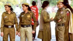  दिल्ली पुलिस की महिला कार्यकारी खादी सिल्क साड़ियां पहनेंगी