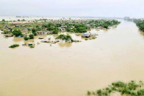 बक्सर से कहलगांव तक गंगा ने धारण किया रौद्र रूप, सोन-पुनपुन में भी उफान, निचले इलाके के घरों में घुसा पानी