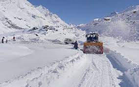  हिमाचल में बर्फीला तूफान आने से धराशाई हुआ बीआरओ का गेट, कोई हताहत नहीं 