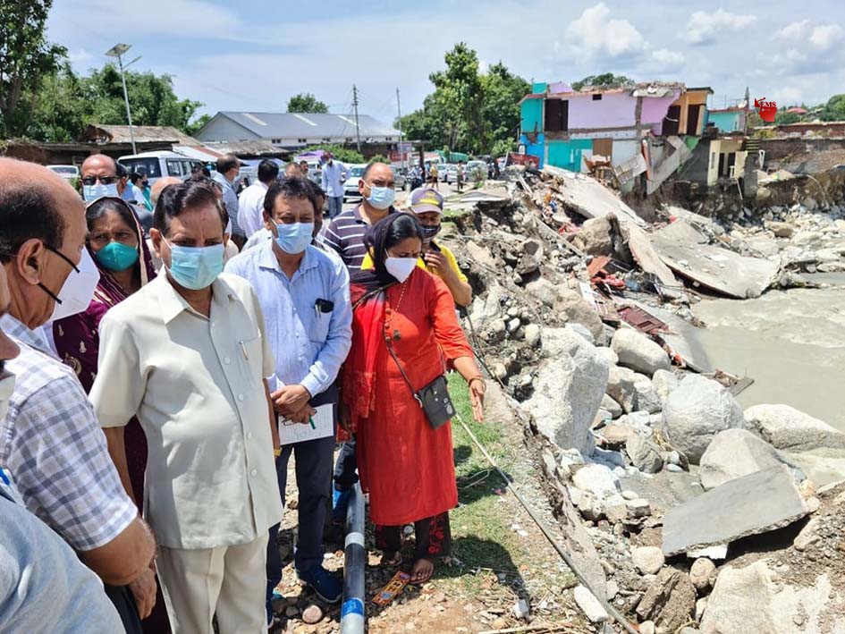 बोह में मलबे से पांच लोग जिंदा निकाले गये छह शव बरामद चार अब भी लापता