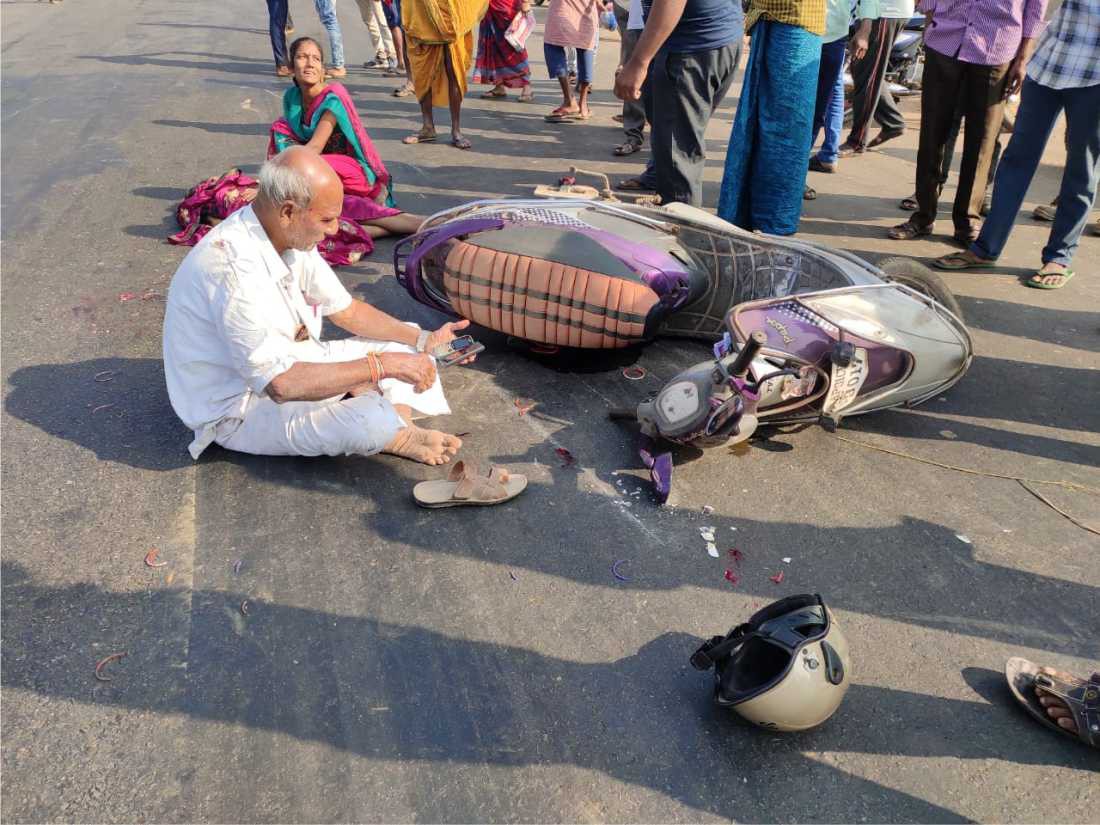 రోడ్డు ప్రమాదంలో మహిళ మృతి  శ్రీకాకుళం 