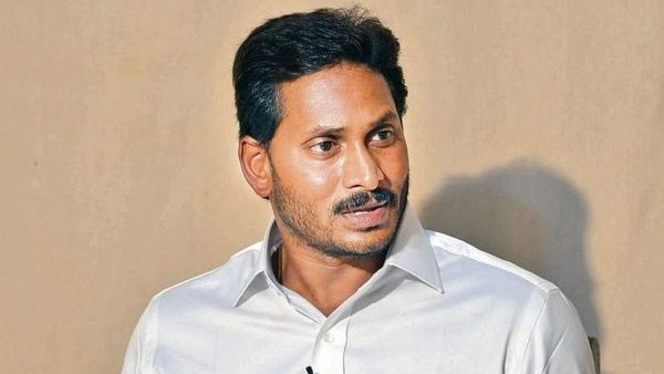 జగన్ కు  ఇంటి పోరు