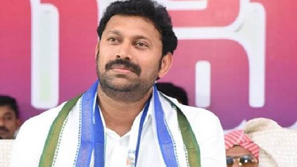 ఎన్ని కుట్రలు చేస్తారొ చేయండి.... 