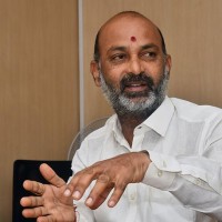 మంత్రిపొన్నం పై మండిపడ్డ బండి సంజయ్