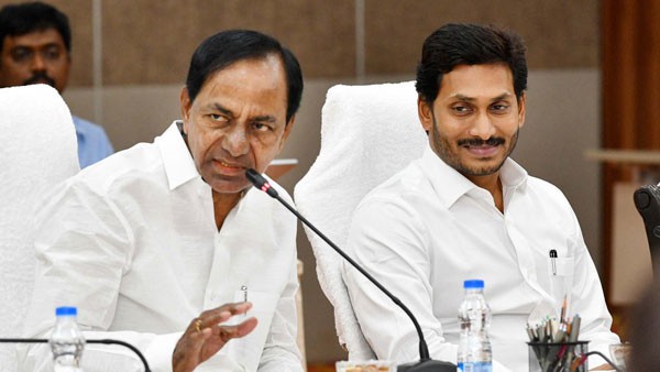 పరనిందలు... ఆత్మస్తుతులు ఇద్దరు సీఎంలు...