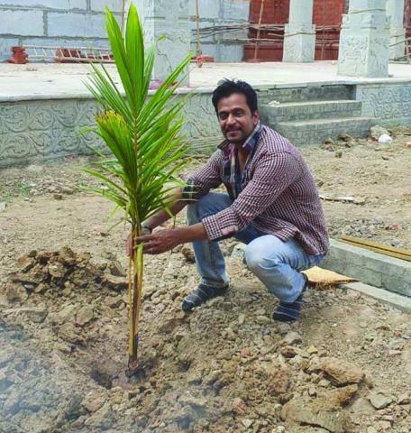 వృక్షాలను మనం రక్షిస్తే అవి మనల్ని రక్షిస్తాయి