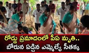 మంత్రి సీతక్క ముఖ్య అనుచరుడు రోడ్డు ప్రమాదంలో మృతి