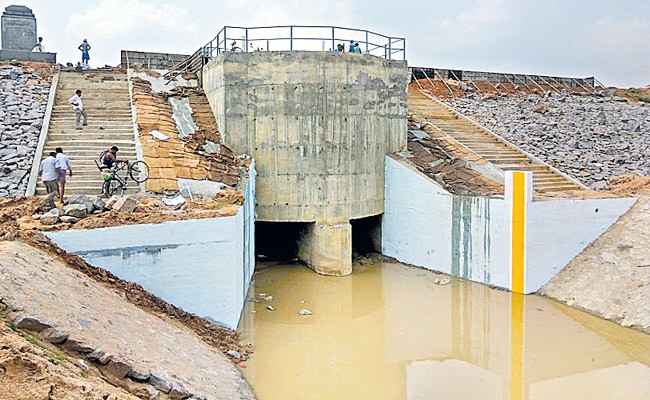 భూసేకరణకు అడ్డంకిగా కోర్టు కేసులు