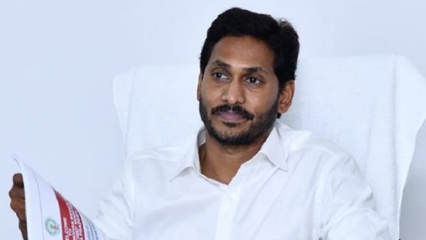 జగన్ కు సింపతి కోసం యత్నాలు