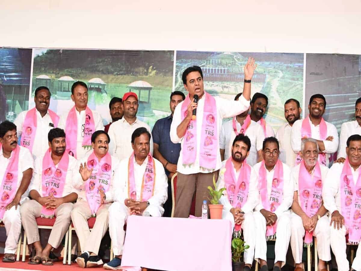 హస్తిన బాటలో గులాబీ వయా బెంగళూరు