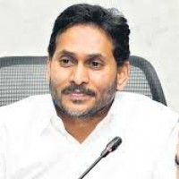 కాంగ్రెస్ నేతలతో జగన్ మంతనాలు