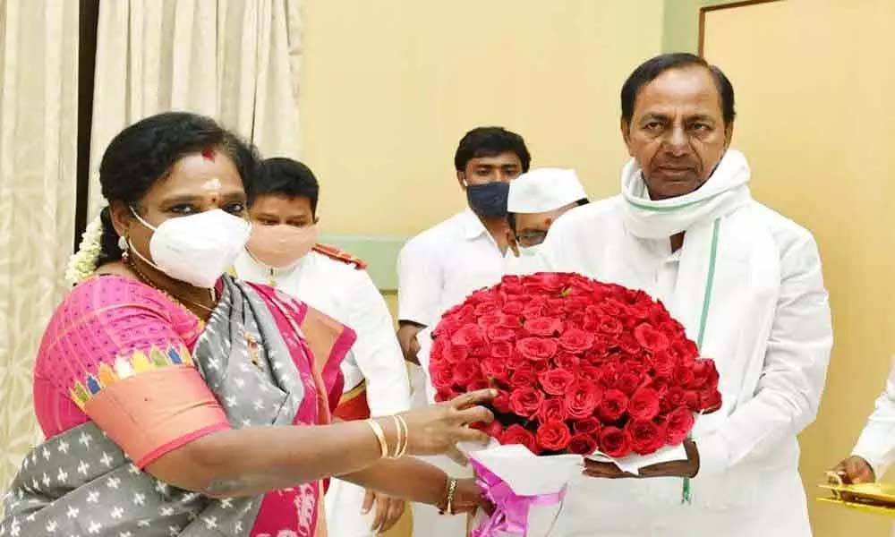  కేసీఆర్ కు శుభాకాంక్షల వెల్లువ