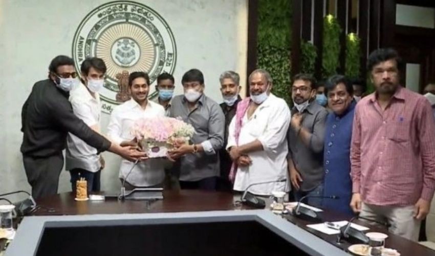 కాక రేపుతున్న రాజకీయం