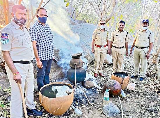 సారాపై విస్తృత తనిఖీలు