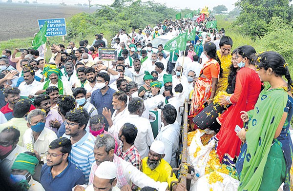 పాదయాత్రపై వైసీపీ డ్రోన్ నిఘా