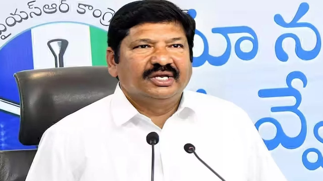 దొంగ హామీలిస్తున్న చంద్రబాబు