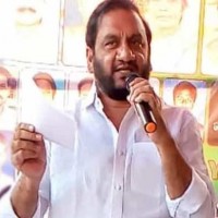 చంద్రబాబుకు అమ్ముడుపోయిన షర్మిలమ్మ..