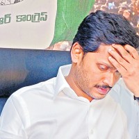 కర్నూలు ఫ్యాన్ లో ముసలం