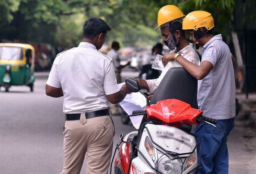 హైదరాబాద్ లో ట్రాఫిక్ చలనాలు..100 కోట్ల పైనే