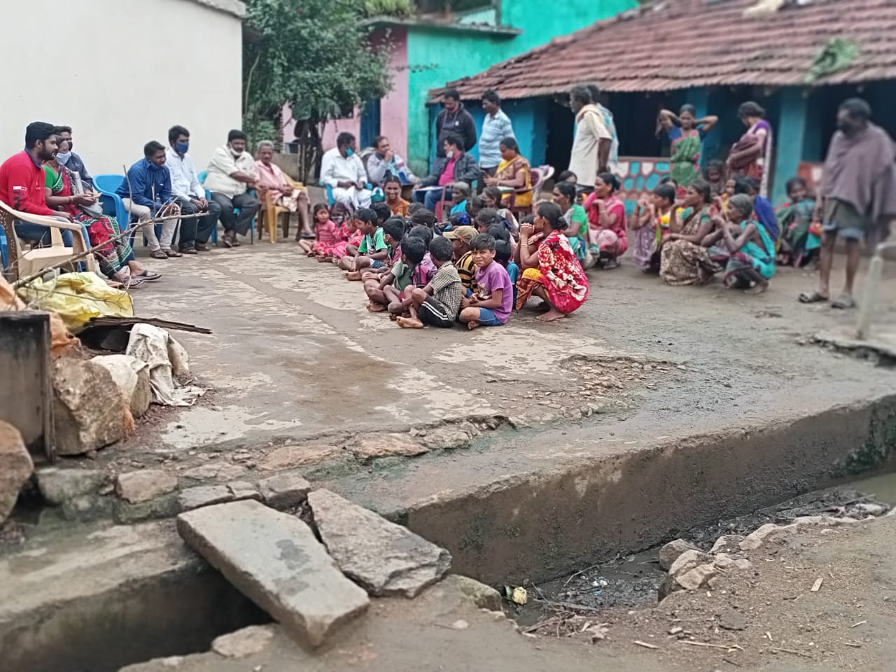 ఎస్టీ జాబితాలోకి కొండకుమర్లు సర్వే నిర్వహించిన రెవిన్యూ సిబ్బంది