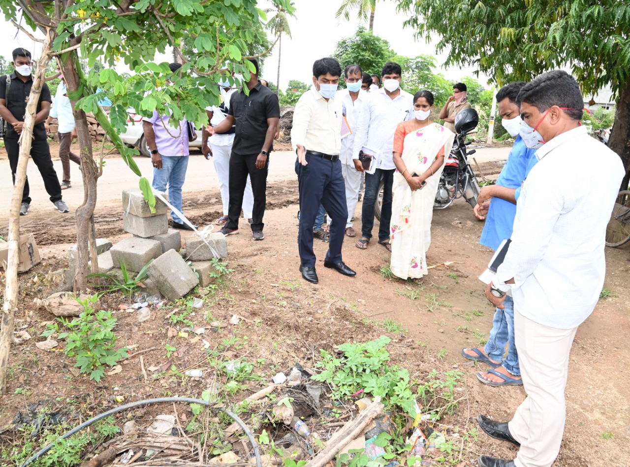 నిర్లక్ష్యం వహిస్తే కఠిన చర్యలు తప్పవు -  జిల్లా కలెక్టర్ జి. రవి