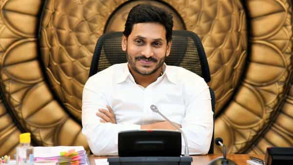 కేబినెట్ కసరత్తులు... ఎవరి ప్రయత్నాల్లో వాళ్లు