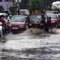 లోతట్టు ప్రాంతాలు జలమయం