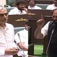 హరీష్ రావు వర్సెస్ ఉత్తమ్...