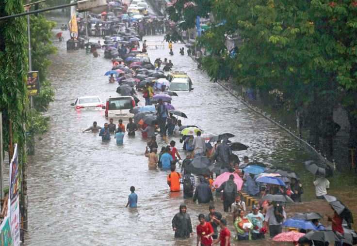 మ‌హారాష్ట్ర‌లో దంచికొడుతున్న వ‌ర్షాలు.. ముంబై మ‌హాన‌గ‌రం జ‌ల‌మ‌యం