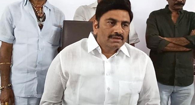 రఘురామ సభహక్కుల ఉల్లంఘన నోటీసుపై కదిలిన లోక్సభ సెక్రటేరియట్