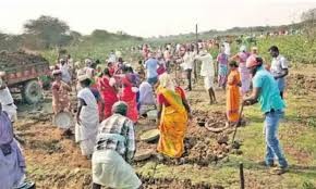 గ్రామీణ ఉపాధి హామీ పథకాన్ని కాలరాస్తున్న బీజేపీ సర్కార్