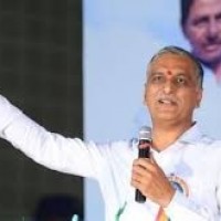 బీఆర్ఎస్ ఎమ్మెల్యేలను లొంగదీసుకునే ప్రయత్నం చేస్తున్నారు హరీష్ రావు