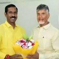 పార్టీకి ప్రభుత్వానికి మధ్య వారధి మీరే