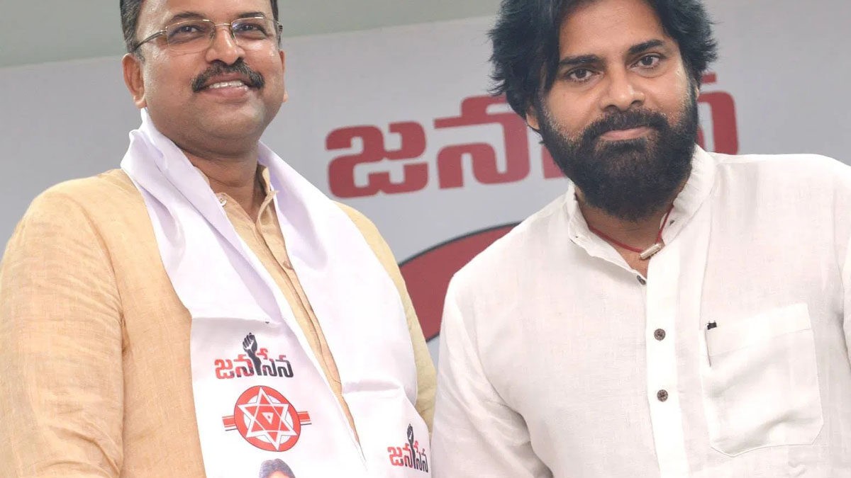 మళ్లీ జనసేనానిగా జేడీ