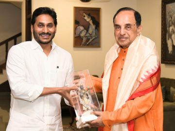  టీటీడీ ప్రతిష్ట దెబ్బతీయటం సరికాదు బీజేపీ ఎంపీ సుబ్రమణ్య స్వామి